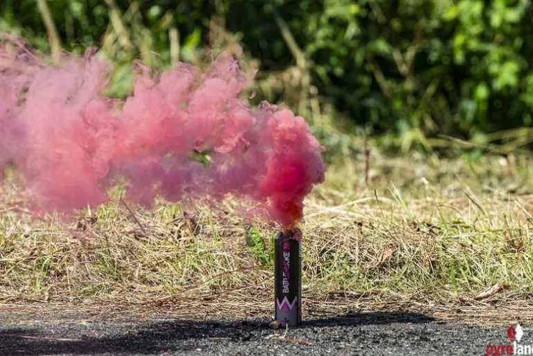BATTLESMOKE 38 mit Reißzünder 80s, Pink