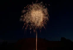 Glut und Eisen 9-Schuss-Feuerwerk-Batterie