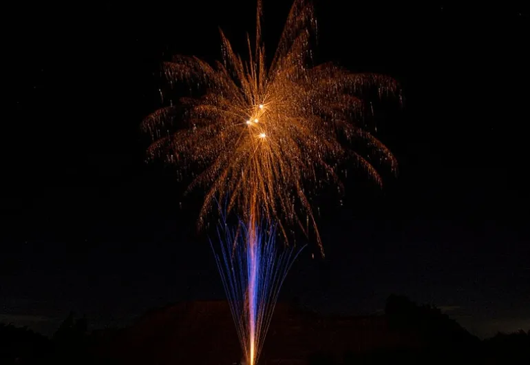 Hanabi Two 12-Schuss-Feuerwerkbatterie