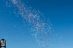 Herz über Kopf 80cm Papierflitter weiß-pink-rot Herzen