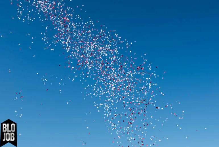 Herz über Kopf 80cm Papierflitter weiß-pink-rot Herzen