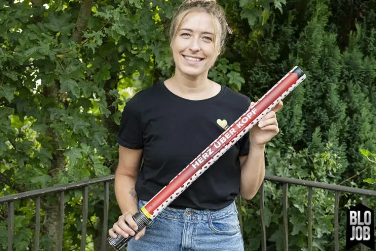 Herz über Kopf 80cm Papierflitter weiß-pink-rot Herzen