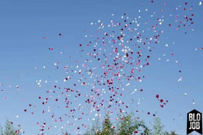 Herz über Kopf small Papierflitter weiß-pink-rot Herzen