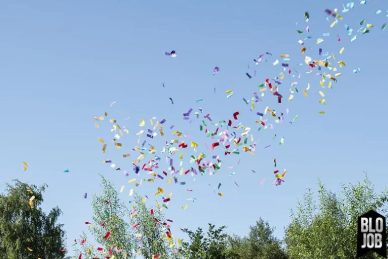 Knallbunt 30cm Papierflitter bunt