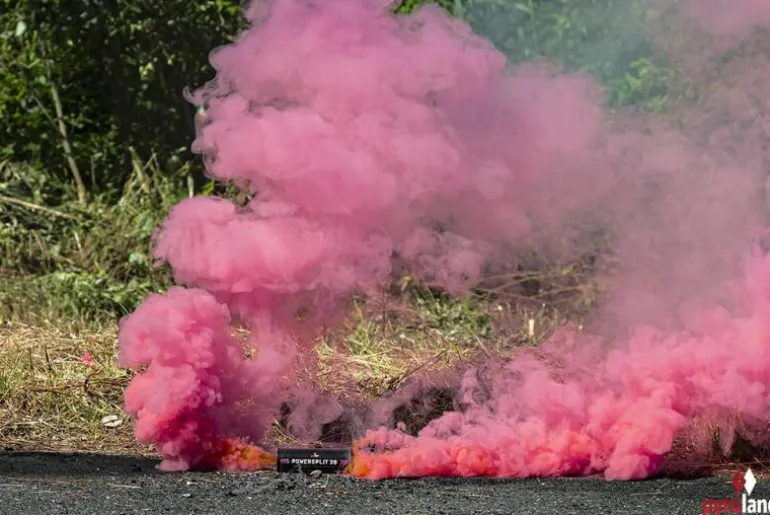POWERSPLIT 38 mit Reißzünder 20s, Pink
